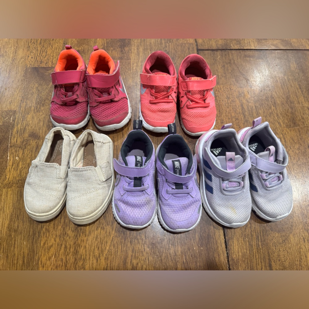 Nike Kids Purple and Light Gray Sneakers (Pair)